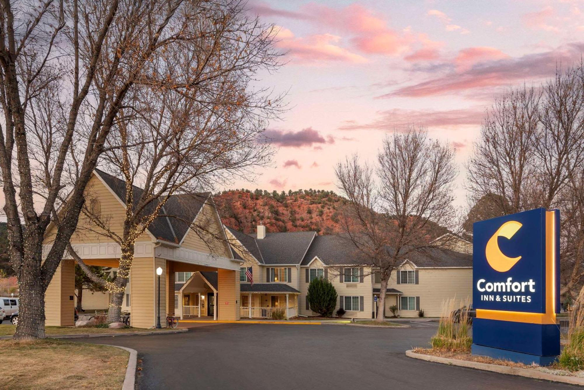 Comfort Inn & Suites Carbondale On The Roaring Fork Exterior photo